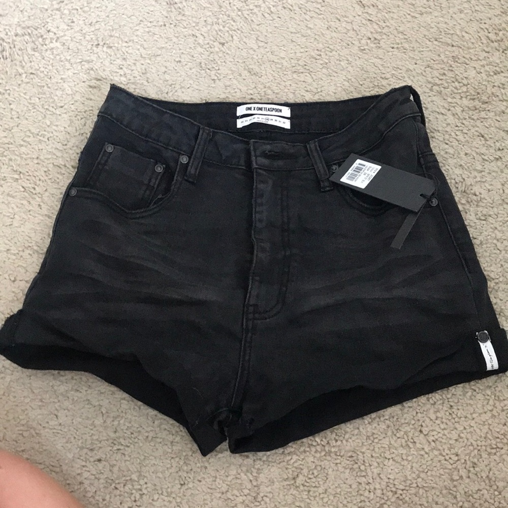 NWT one teaspoon black shorts